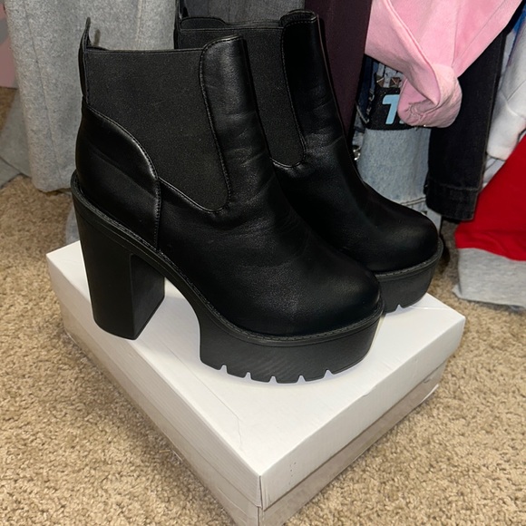 Boot heels - Picture 2 of 4